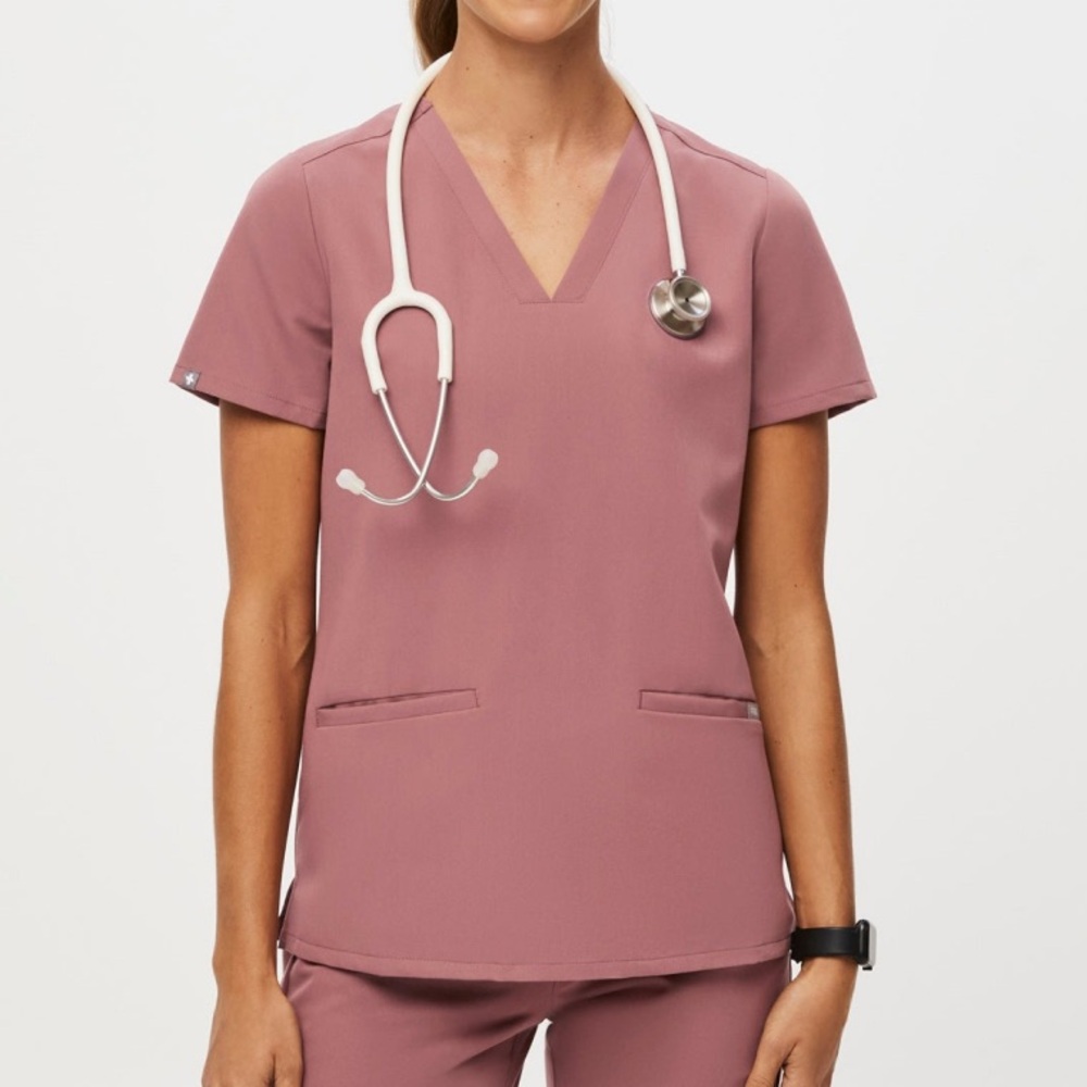 Figs Casma Three-Pocket Scrub Top Mauve Medium